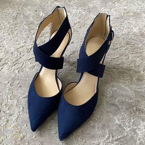 *REDUCED* NWOT Liz Claiborne Navy Pumps